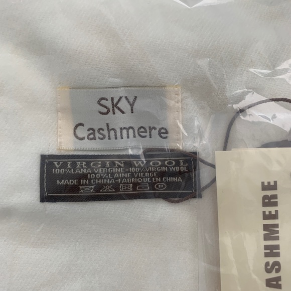 Sky Cashmere Scarf - Picture 2 of 2